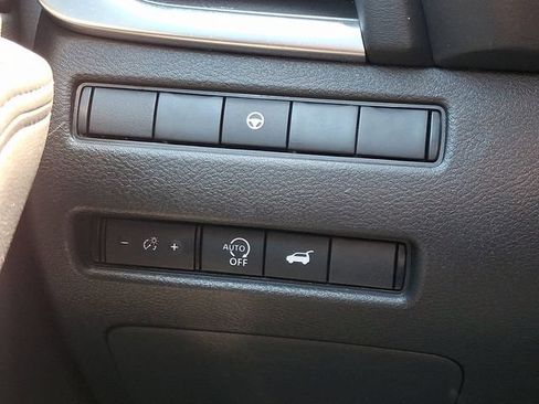 Used 2026 Nissan Rogue SV AWD/4WD image 23