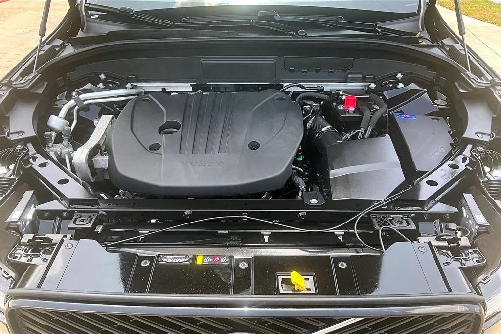 Certified 2026 Volvo XC60 B5 Plus AWD/4WD image 13