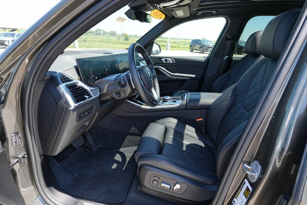 Used 2026 BMW X5 xDrive40i AWD/4WD image 17