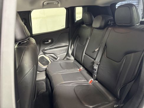 Used 2016 Jeep Renegade Limited image 25