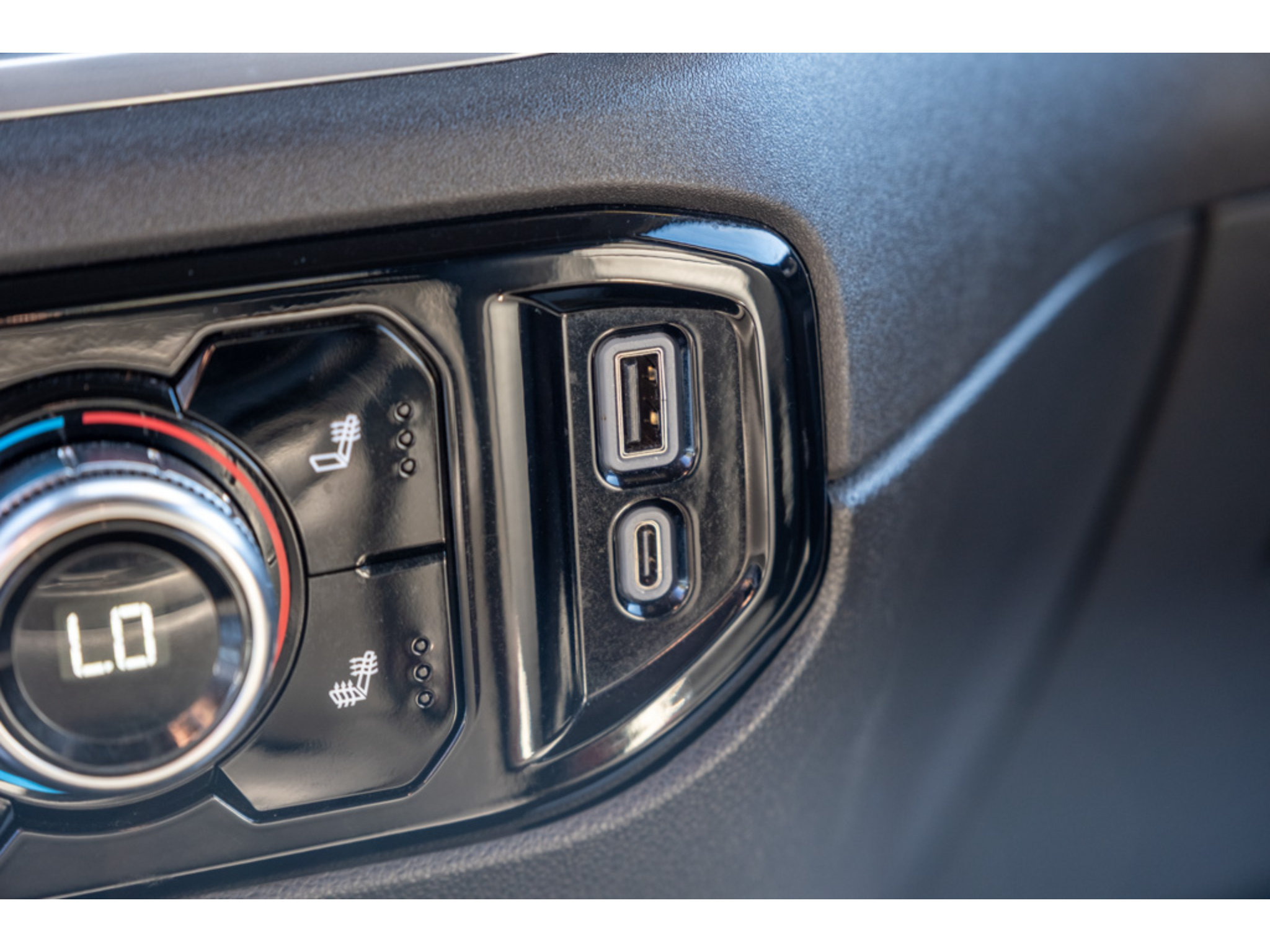 Used 2025 GMC Sierra 1500 SLT RWD image 27
