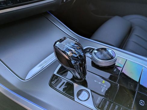 Used 2022 BMW X5 xDrive40i w/ Executive Package image 12