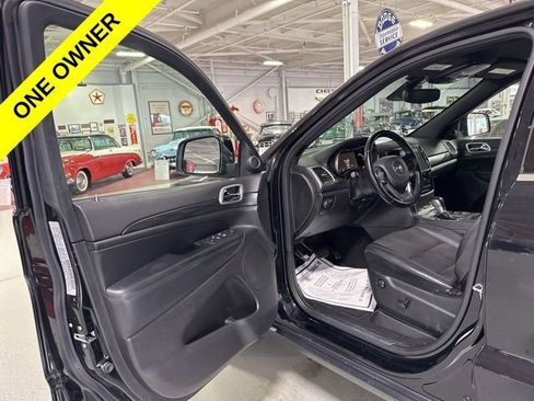 Used 2020 Jeep Grand Cherokee Laredo w/ Laredo X Package AWD/4WD image 11