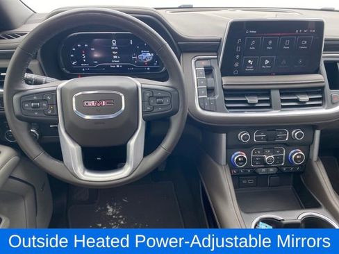 Used 2024 GMC Yukon SLT w/ SLT Luxury Package image 8
