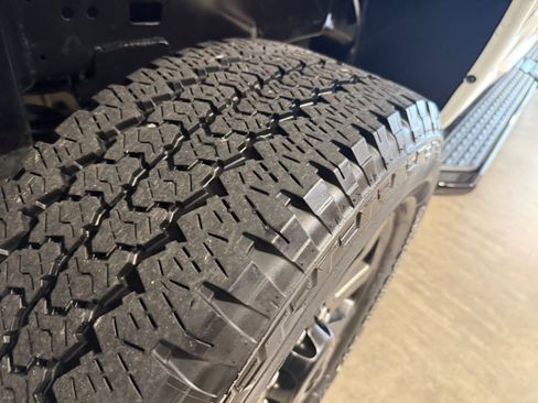 Certified 2025 RAM 2500 Big Horn AWD/4WD image 24
