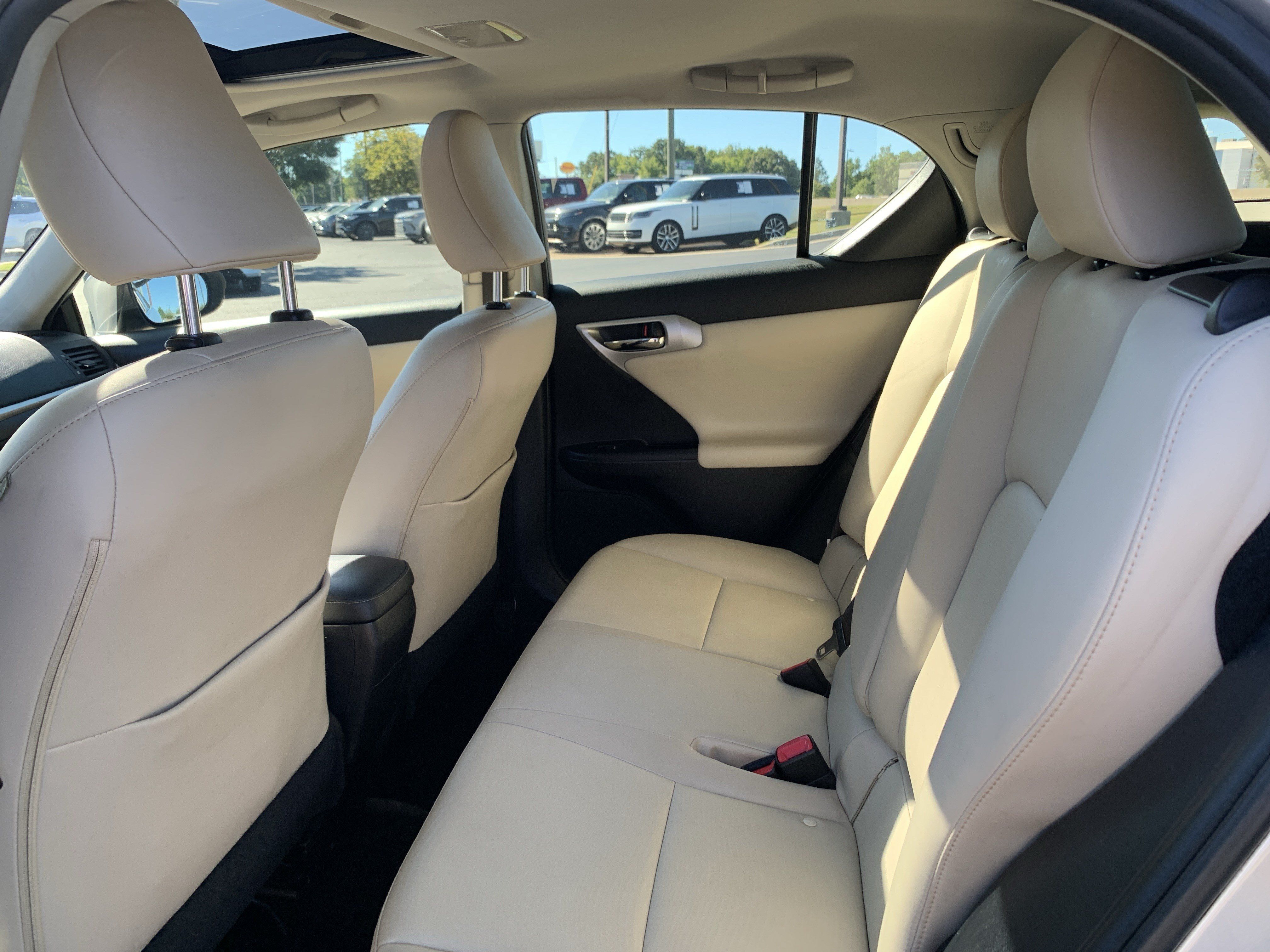 Used 2013 Lexus CT 200h FWD image 32