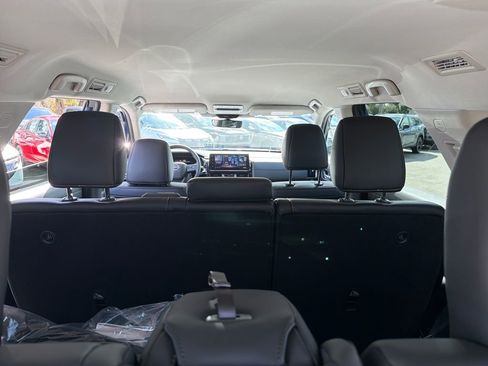 New 2026 Nissan Pathfinder SL image 33