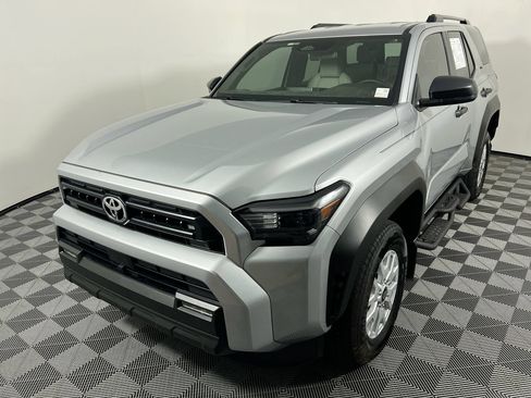 Used 2026 Toyota 4Runner SR5 RWD image 7