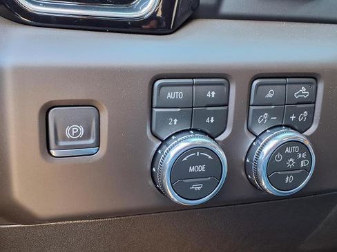 New 2026 GMC Sierra 3500 Denali w/ Denali Reserve Package image 15