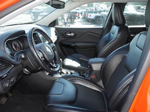 Used 2021 Jeep Cherokee Latitude Plus image 2