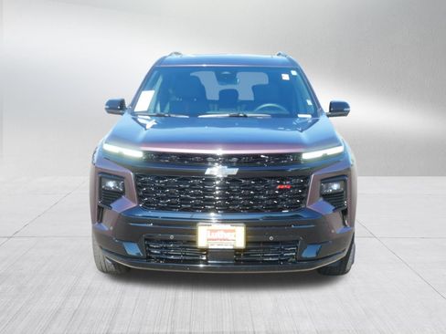 Used 2024 Chevrolet Traverse RS FWD image 2