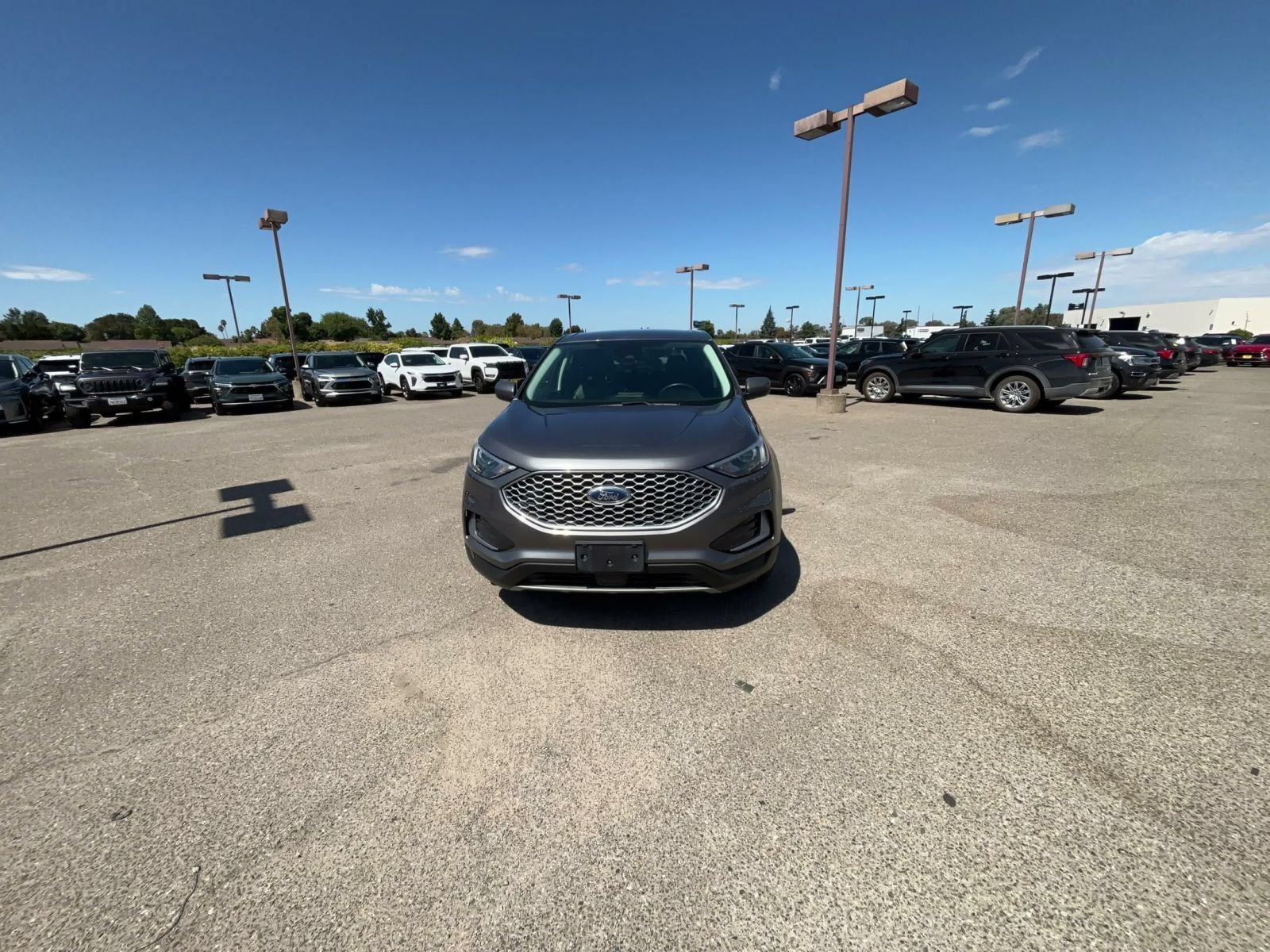 Used 2024 Ford Edge SEL AWD/4WD image 4