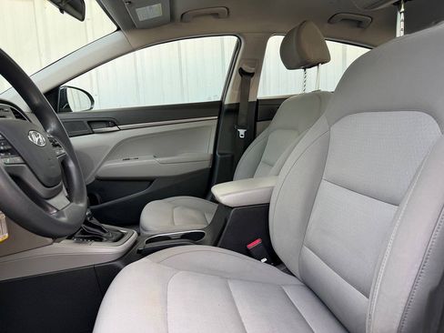 Used 2018 Hyundai Elantra SE FWD image 17