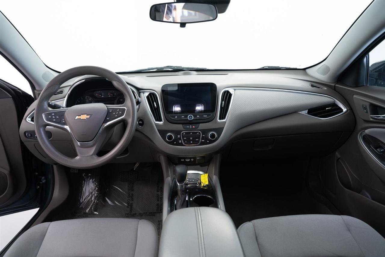 Used 2021 Chevrolet Malibu LT FWD image 14