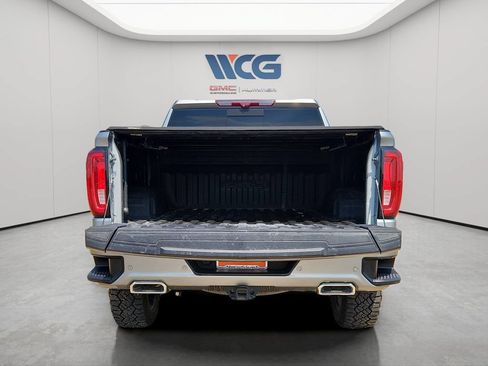 Used 2024 GMC Sierra 1500 AT4 w/ Technology Package AWD/4WD image 11