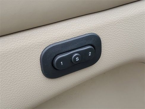 Used 2018 Jeep Grand Cherokee Overland image 14