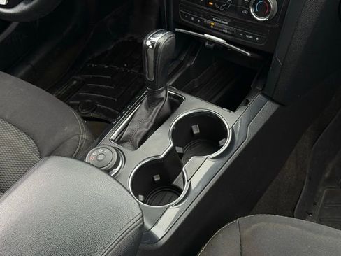 Used 2017 Ford Explorer XLT image 26
