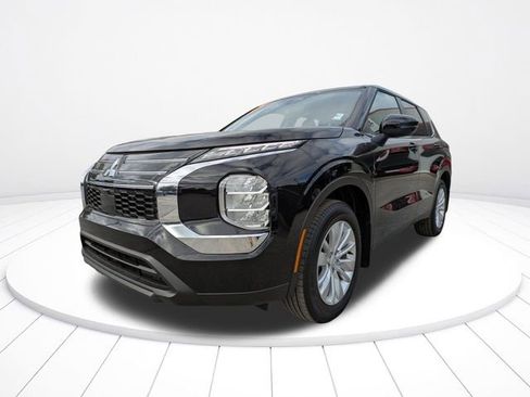 New 2025 Mitsubishi Outlander ES image 8