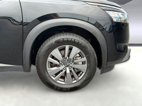 Used 2025 Nissan Pathfinder SV FWD image 11