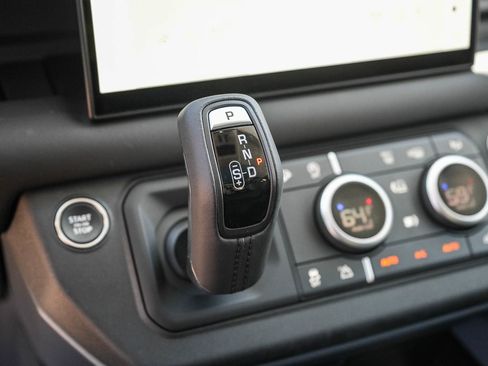Used 2025 Land Rover Defender 90 S AWD/4WD image 20