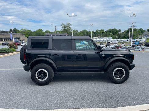 Used 2023 Ford Bronco Outer Banks w/ Sasquatch Package AWD/4WD image 6