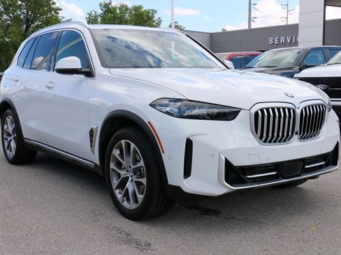 Used 2024 BMW X5 sDrive40i w/ Parking Assistance Package RWD image 4