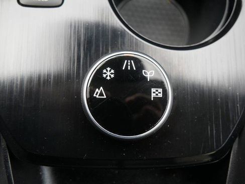 Certified 2023 Nissan Rogue SV image 18