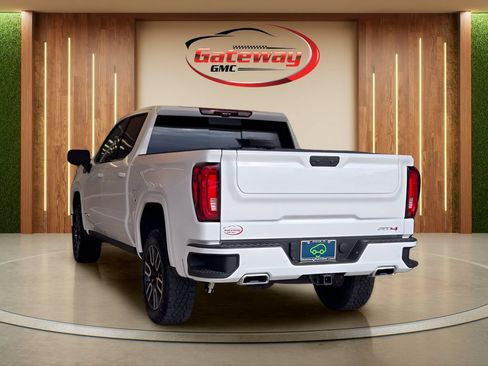 Used 2024 GMC Sierra 1500 AT4 w/ Technology Package AWD/4WD image 5