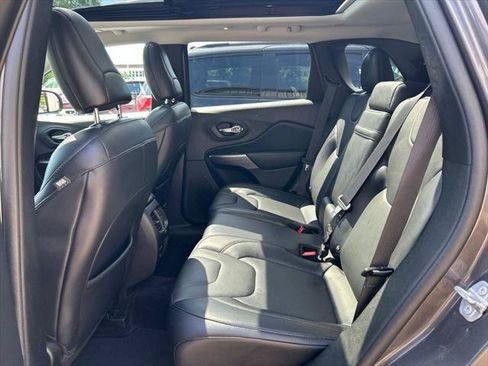 Certified 2019 Jeep Cherokee Limited AWD/4WD image 31