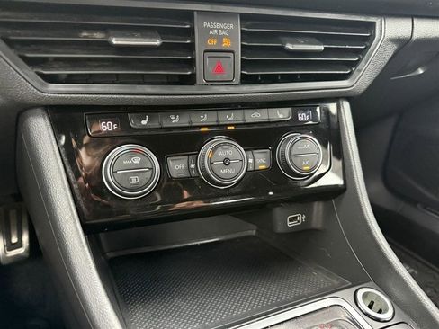 Used 2019 Volkswagen Jetta GLI FWD image 27