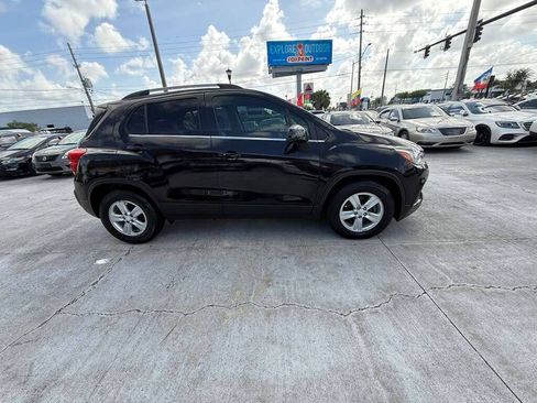 Used 2020 Chevrolet Trax LT w/ Driver Confidence Package FWD image 5