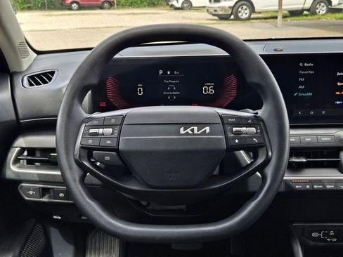 Used 2025 Kia K4 LXS image 22