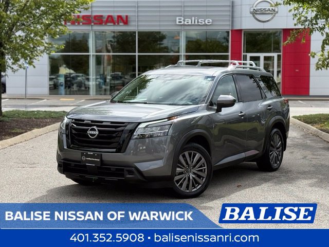 Used 2024 Nissan Pathfinder SL w/ SL Premium Package AWD/4WD image 1