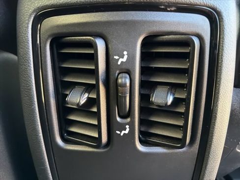 Used 2023 Dodge Durango GT AWD/4WD image 10