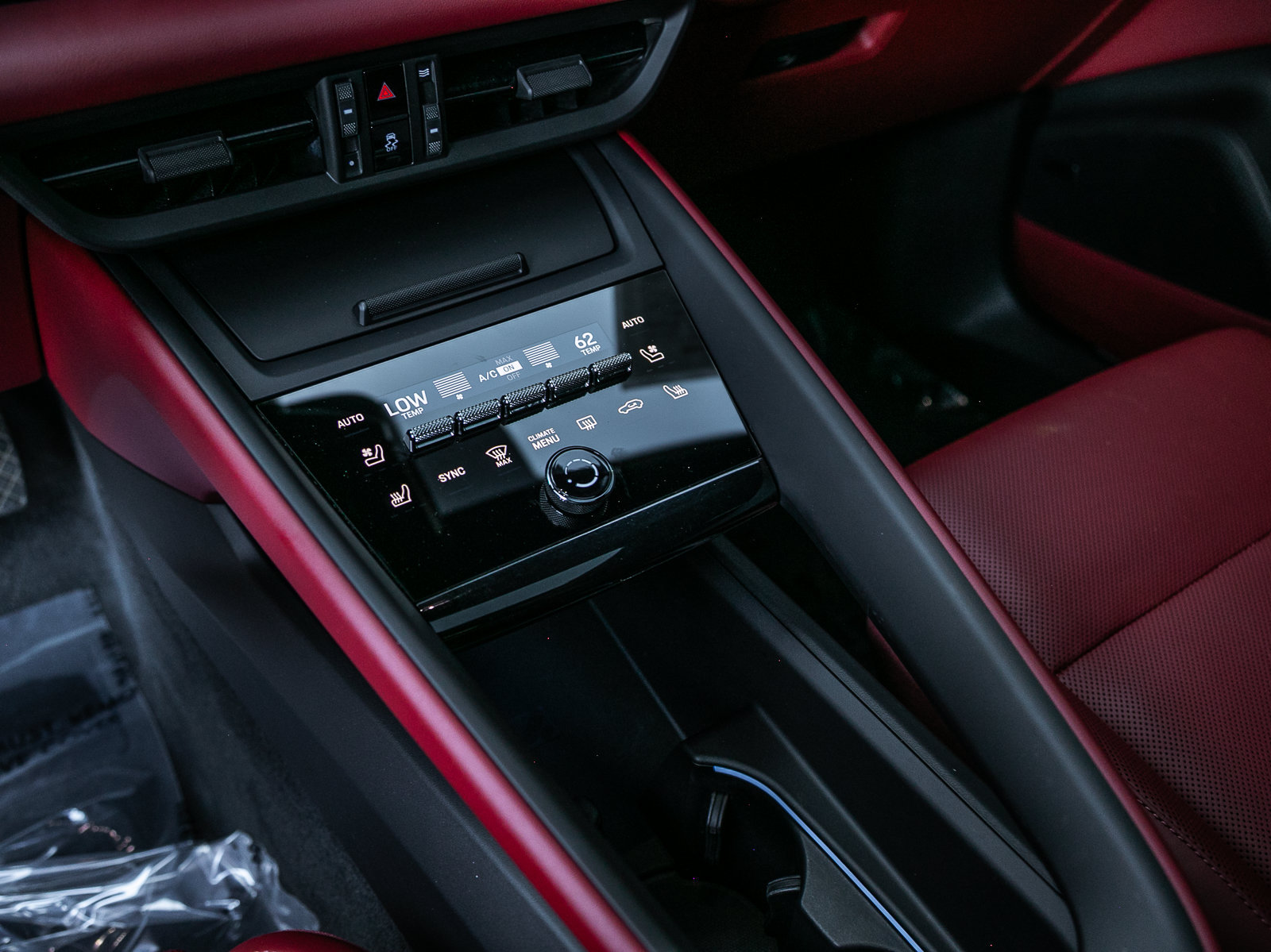 Certified 2025 Porsche Macan Electric RWD image 19