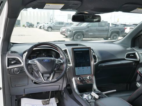 Used 2021 Ford Edge ST-Line w/ Class II Trailer Tow Package AWD/4WD image 2