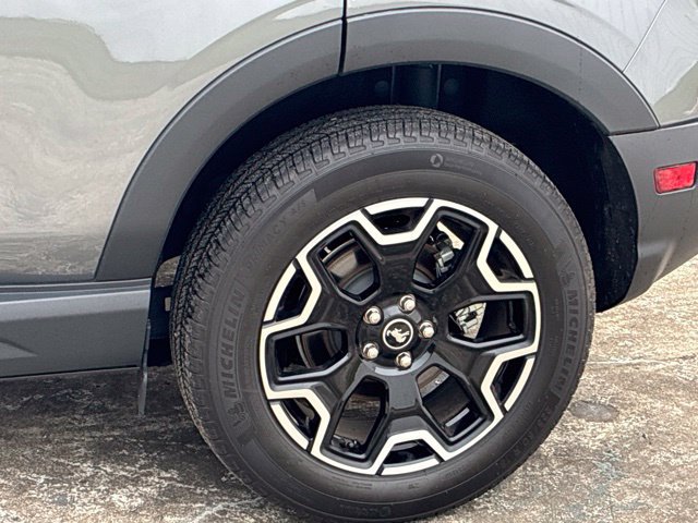 Used 2025 Ford Bronco Sport Outer Banks w/ Outer Banks Tech Package+ AWD/4WD image 12