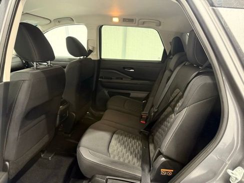 Used 2022 Nissan Pathfinder SV image 15