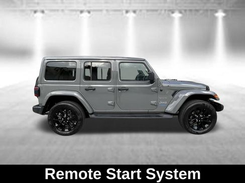Used 2022 Jeep Wrangler Unlimited Sahara w/ Cold Weather Group AWD/4WD image 8