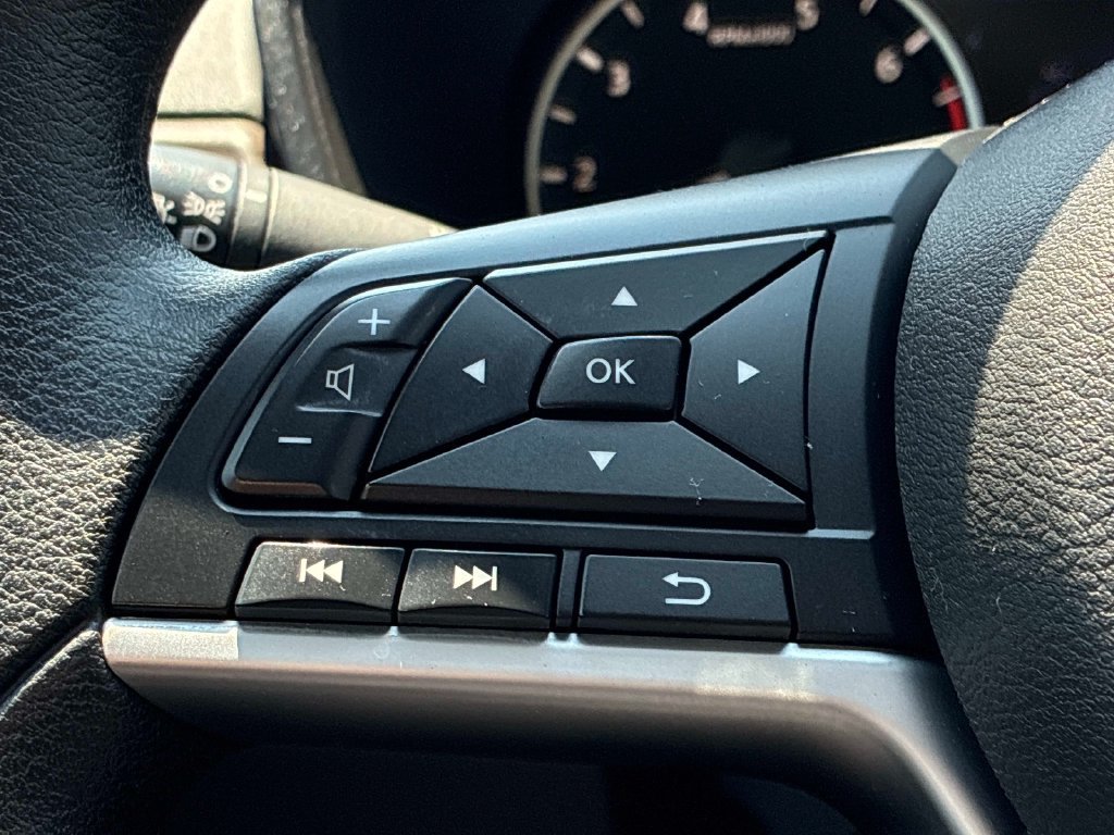 Used 2024 Nissan Altima 2.5 SV AWD/4WD image 25