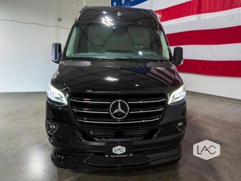 Used 2024 Mercedes-Benz Sprinter 3500 image 31