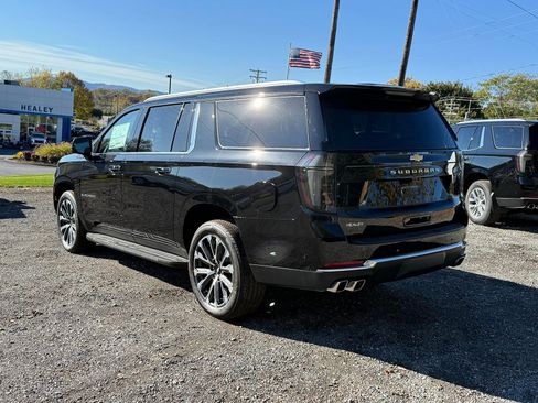 New 2025 Chevrolet Suburban High Country image 4