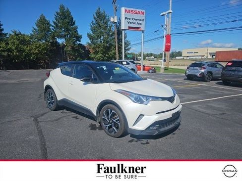 Used 2019 Toyota C-HR XLE FWD image 1