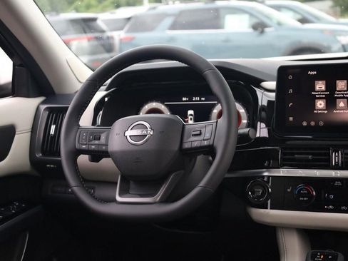 New 2026 Nissan Pathfinder SL w/ SL Premium Package AWD/4WD image 25