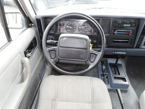 Used 1996 Jeep Cherokee 4WD 4-Door image 19