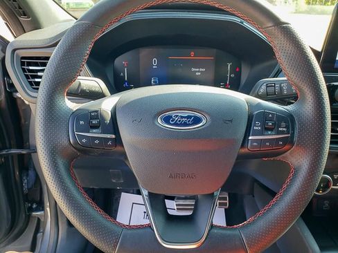 Used 2023 Ford Escape ST-Line image 18