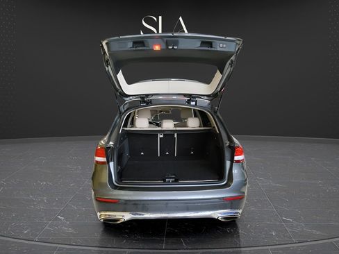 Used 2019 Mercedes-Benz GLC 300 4MATIC w/ Premium Package image 7