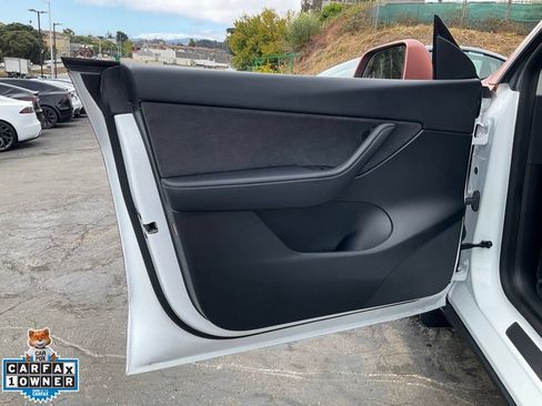 Used 2022 Tesla Model Y Performance AWD/4WD image 26