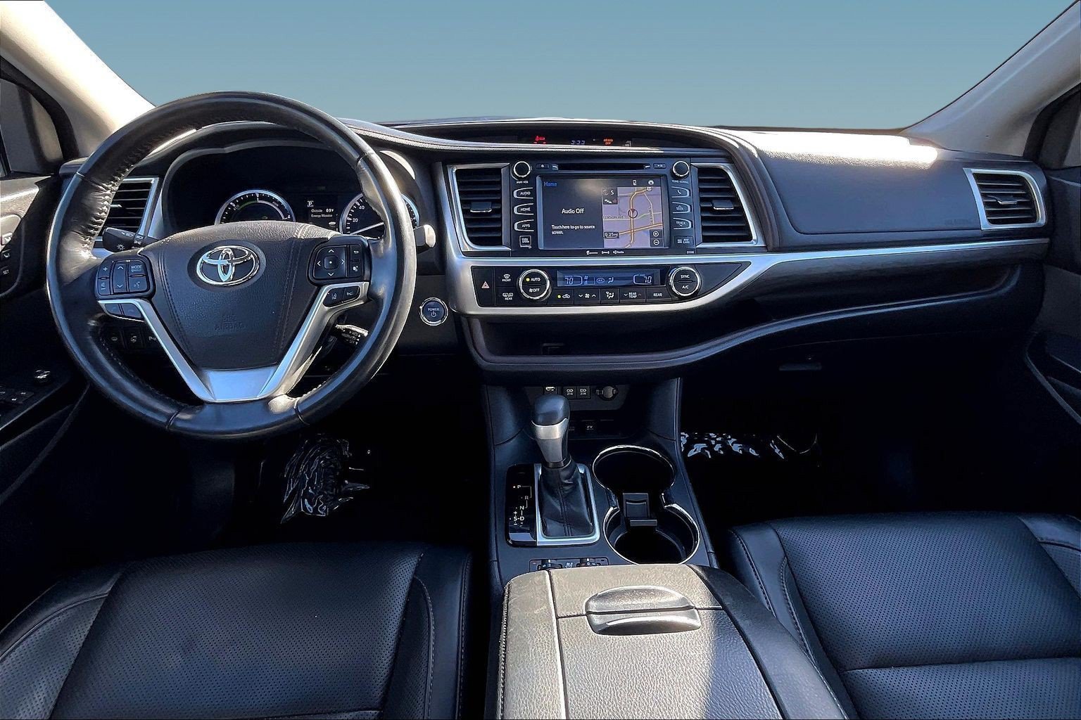 Used 2017 Toyota Highlander Limited Platinum AWD/4WD image 7