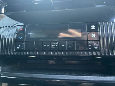 Used 2022 Jeep Wagoneer Series III w/ Flexible Seating Group AWD/4WD image 16